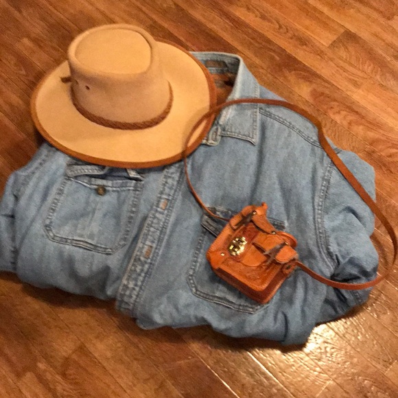 Leather Handbags - Leather saddle mini purse